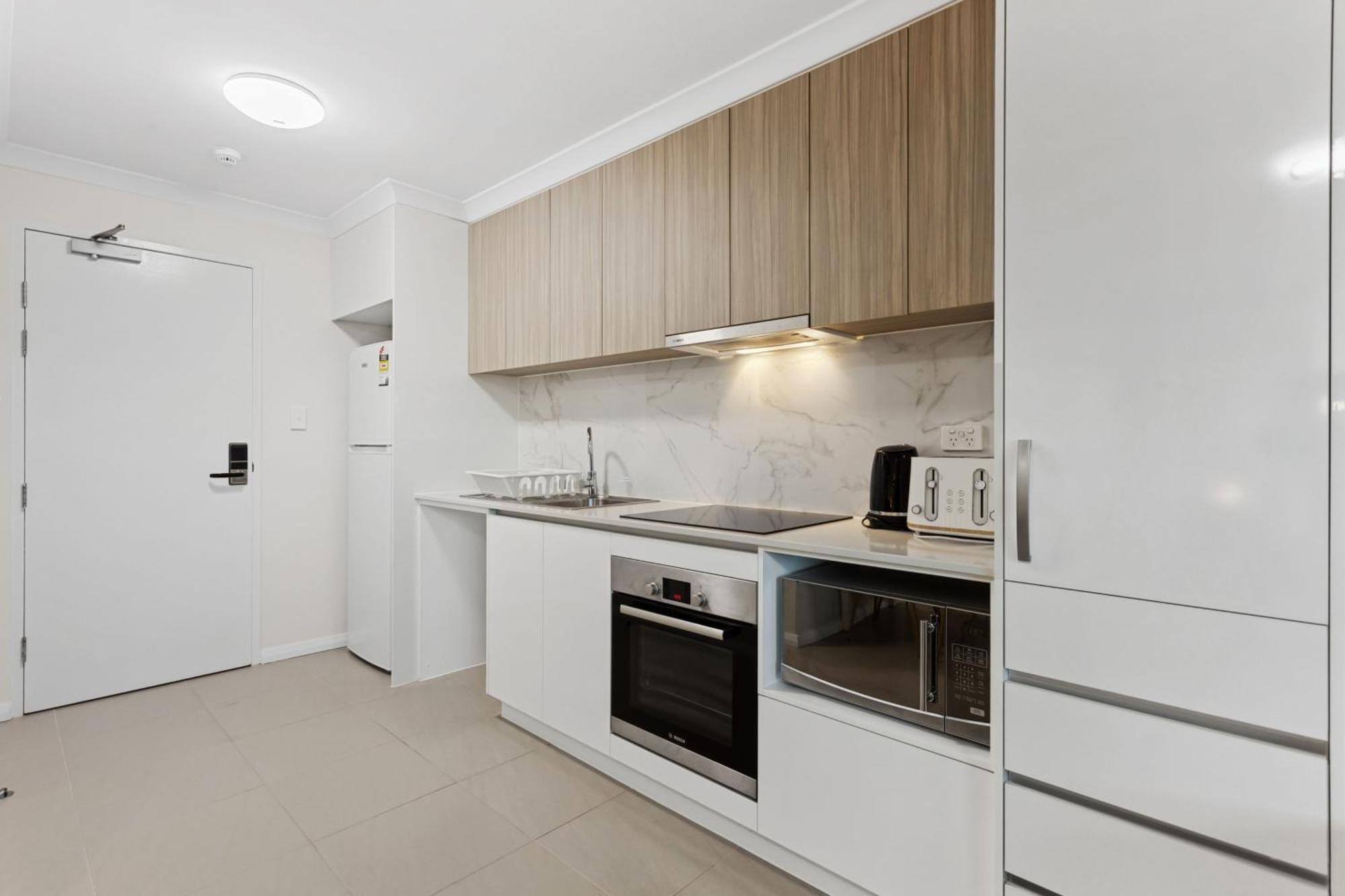 Yaran Suites Rockingham Exterior photo