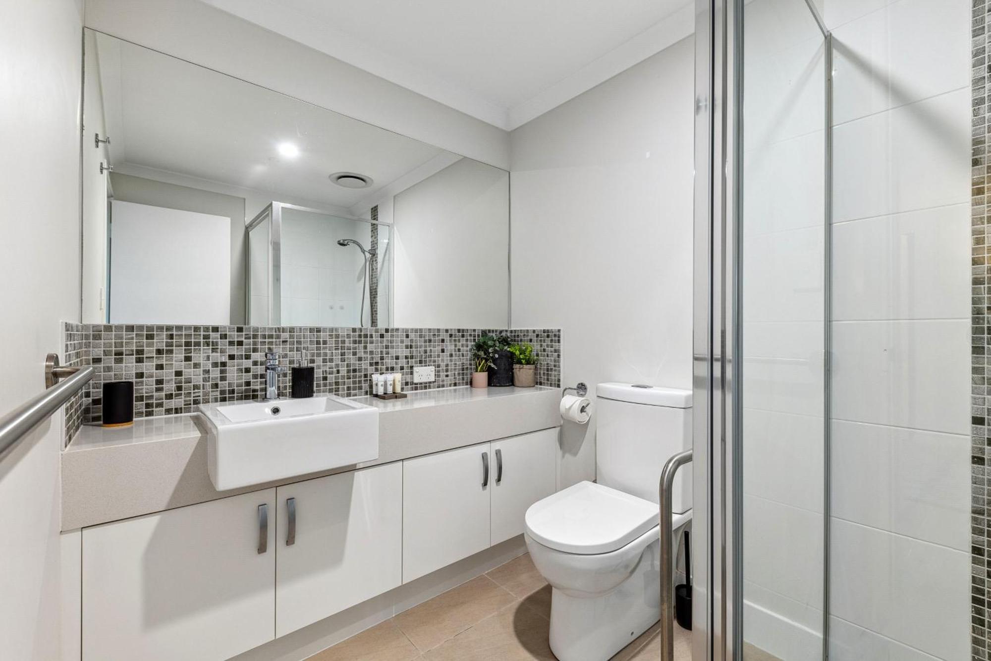 Yaran Suites Rockingham Exterior photo
