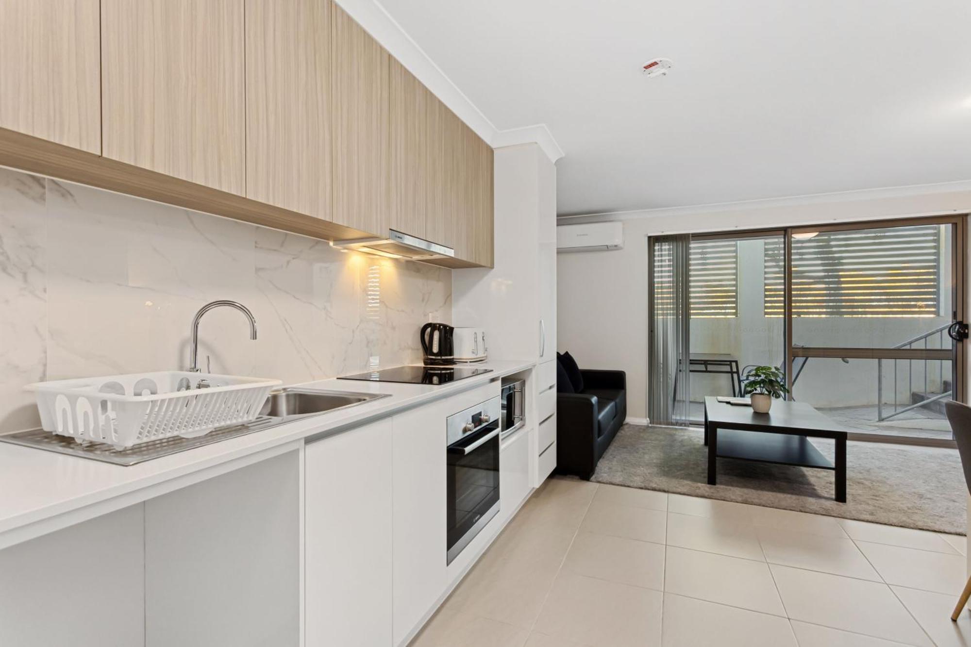 Yaran Suites Rockingham Exterior photo